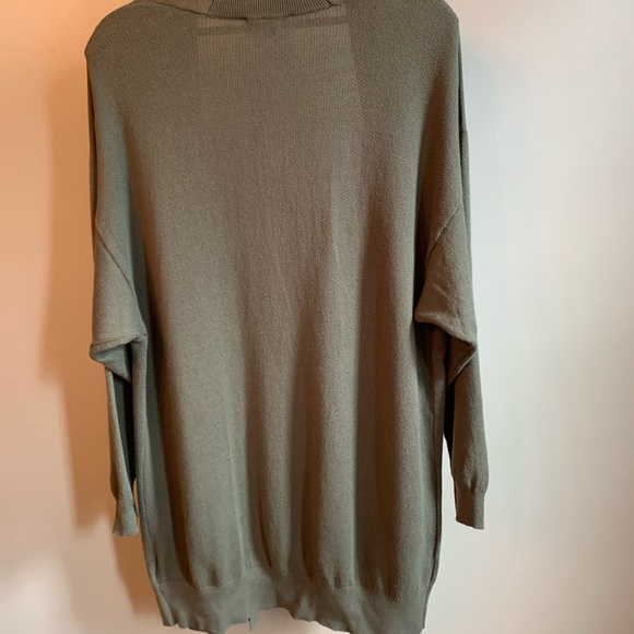 Express Cardigan - Picture 2 of 4